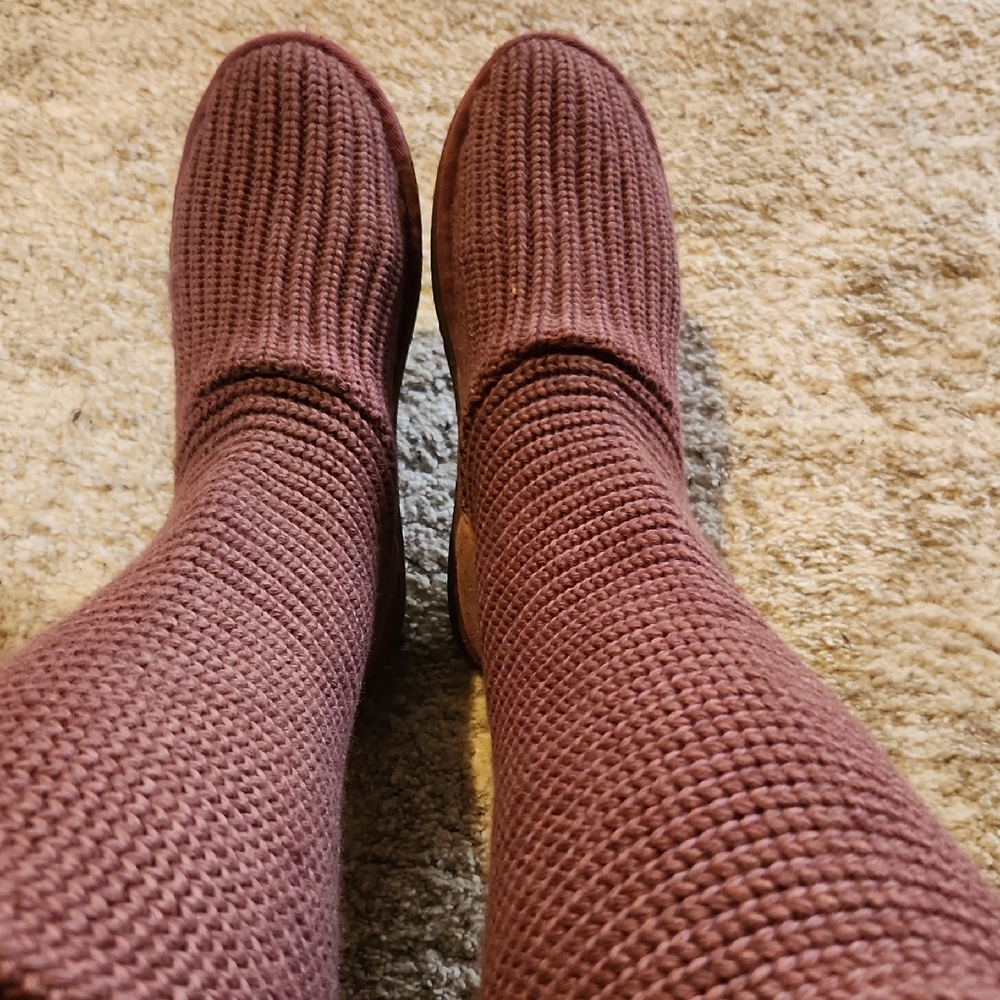 UGG Woen's Mauve Knit Boots